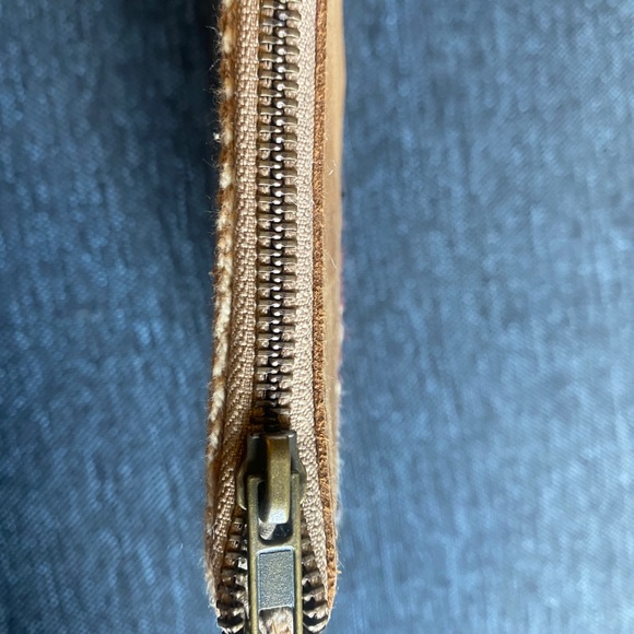 Free people wristlet with genuine leather and artisan tapestry 7” x 10” lined - Picture 4 of 4